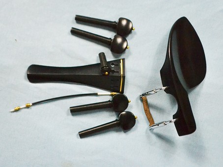 Set Accesorii Vioara Abanos cu mot auriu