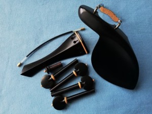 Set Accesorii Vioara Abanos Model HEART cu Ornament Crem